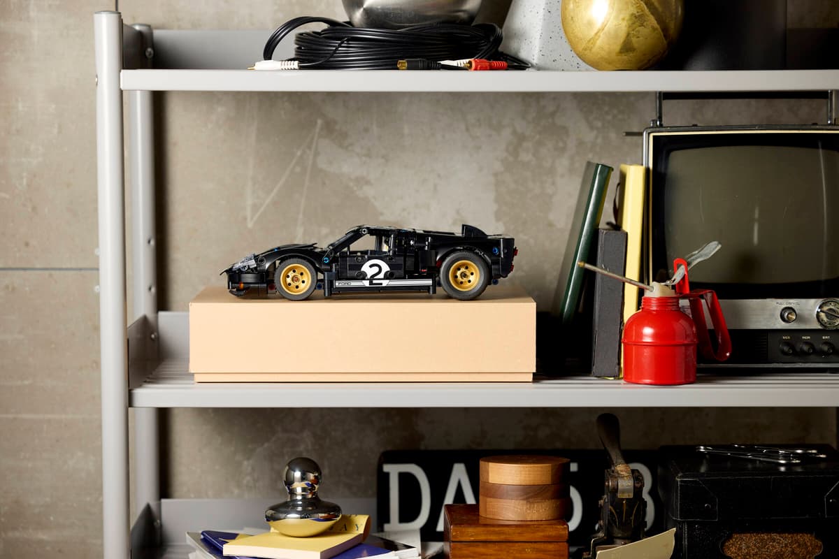 LEGO Technic 1966 Ford GT40 MKII Race Carr - 42223