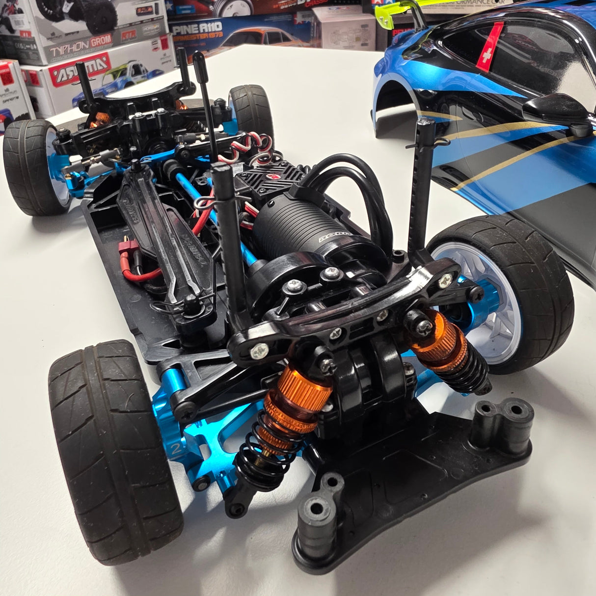 PRE OWNED Tamiya TT-02 + Robitronic Razer ten G2 Brushless Combo 60A 3652 3000kV + Yeah Racing Servo