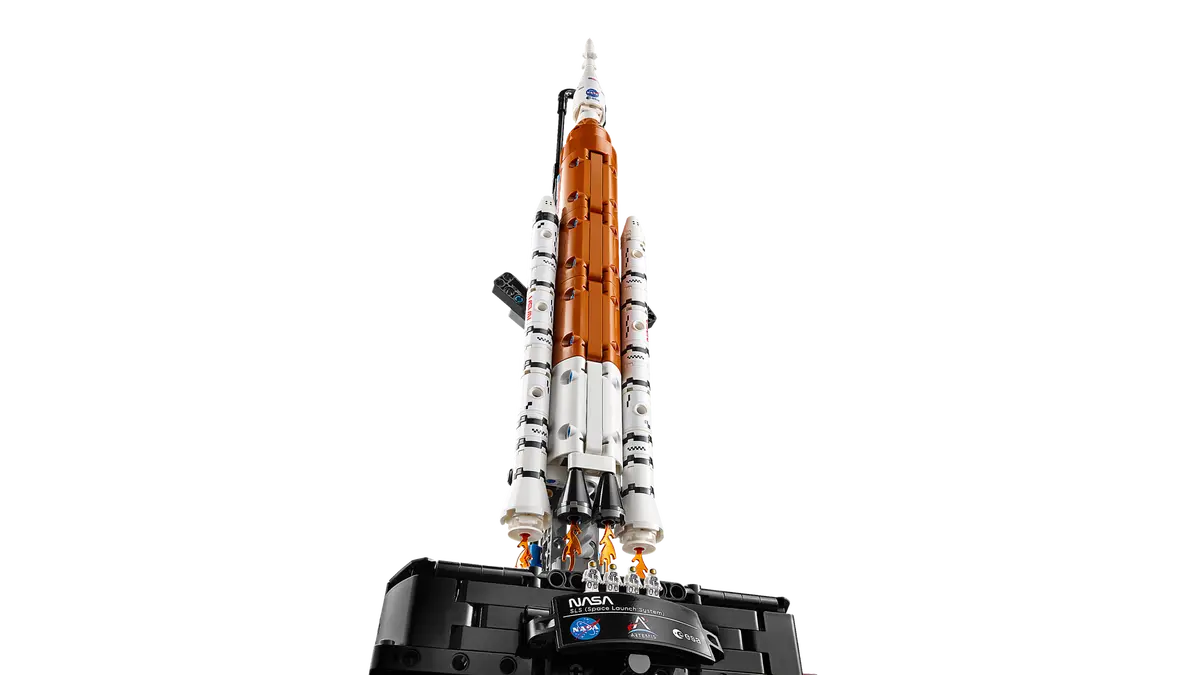 LEGO Technic NASA Artemis Space Launch System Rakete - 42221
