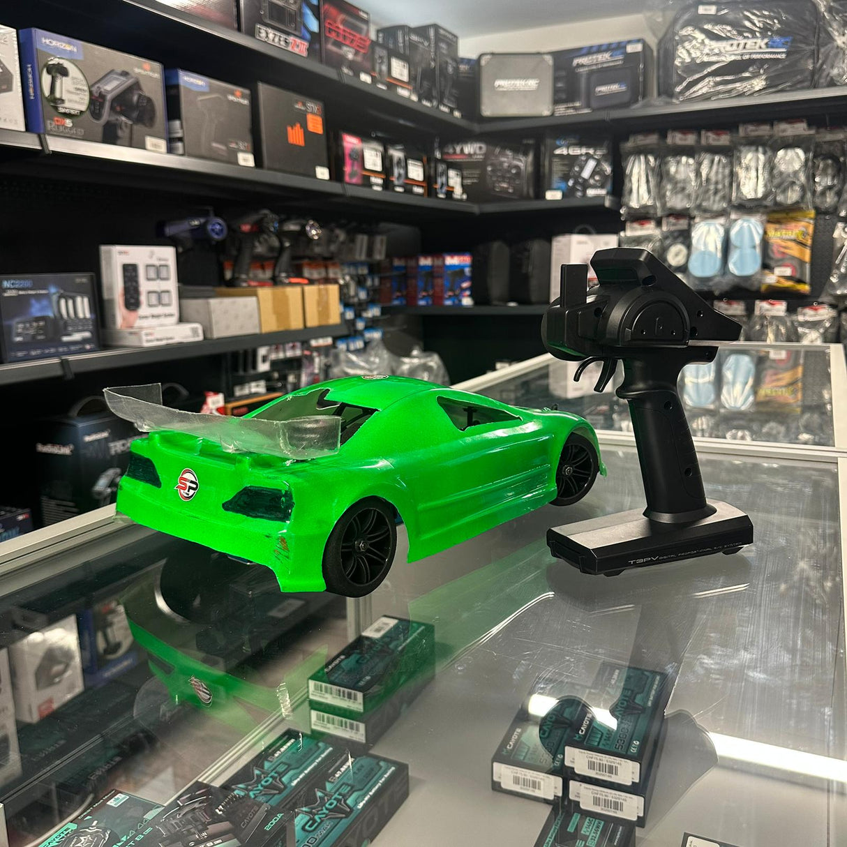 PRE OWNED Shepherd Velox V10 + Mephisto .21 Engine - Complete