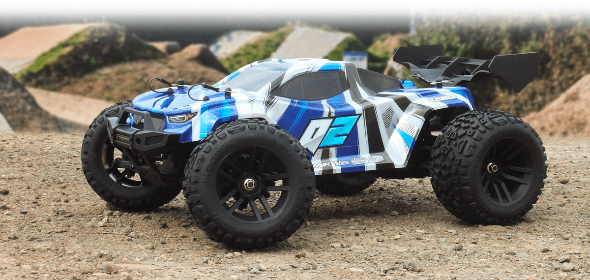 Maverick Quantum2 XT 1:10 Stadium Truck - Blau (Mit Radio, Batterie nicht enthalten) - MV150402 - hpi - HOBBYSPECTER – RC Modelle, Tuning & Zubehör